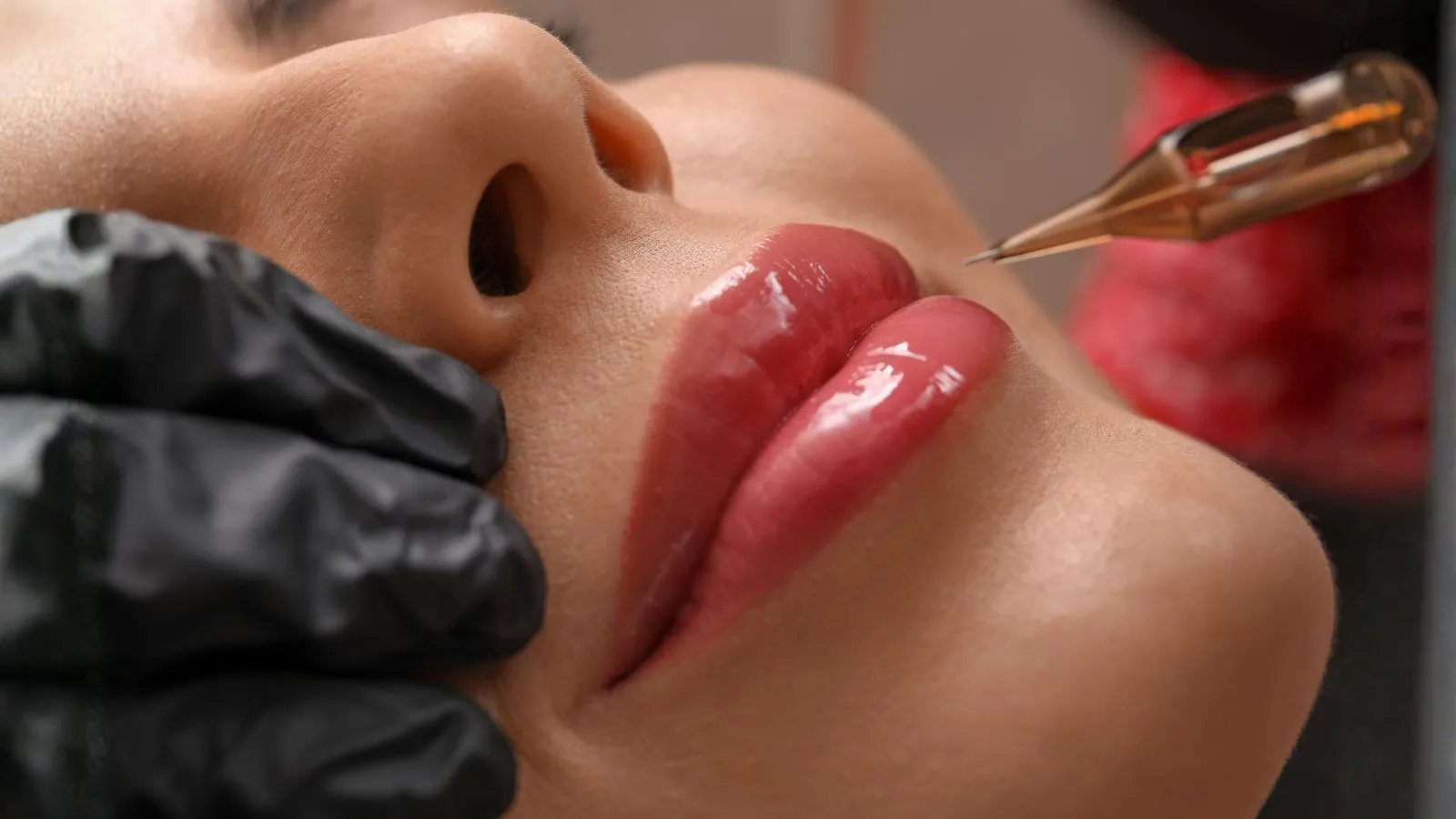 Cuidado de cejas y labios después de la micropigmentación